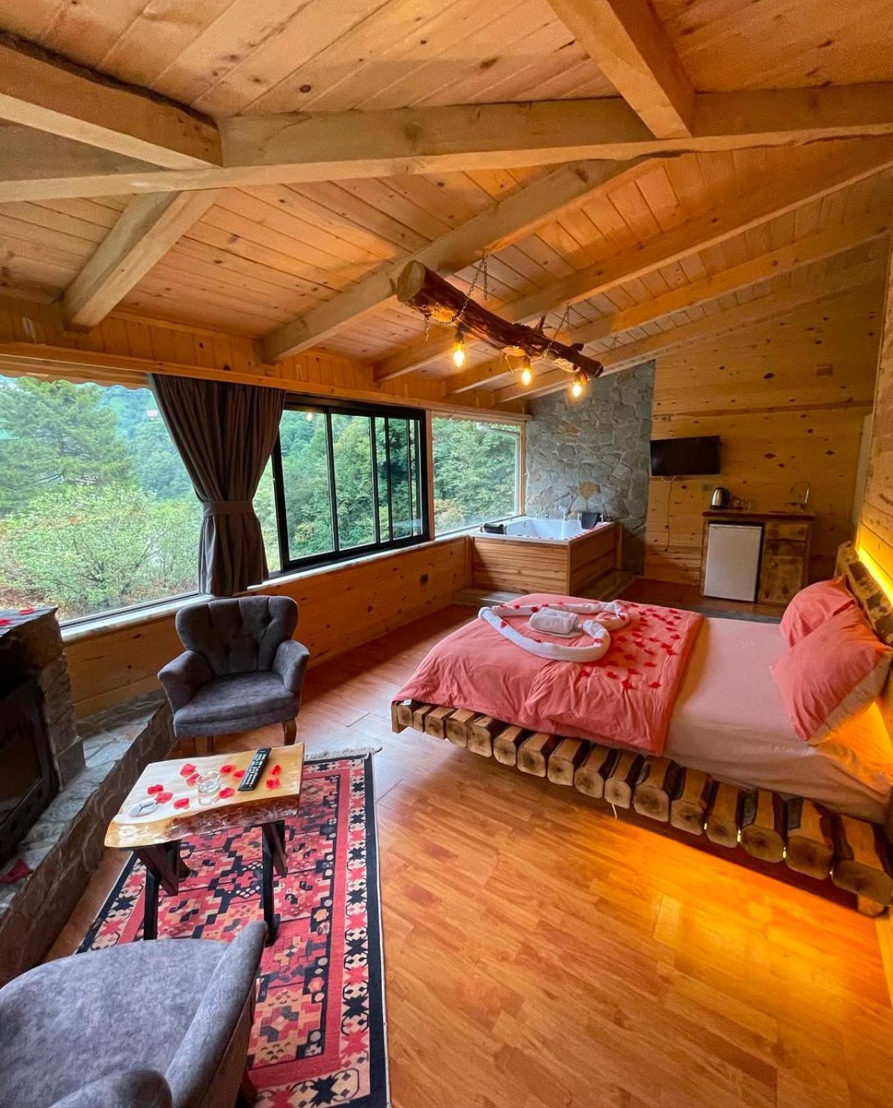 Valley Suit Otel Ριζούντα Εξωτερικό φωτογραφία