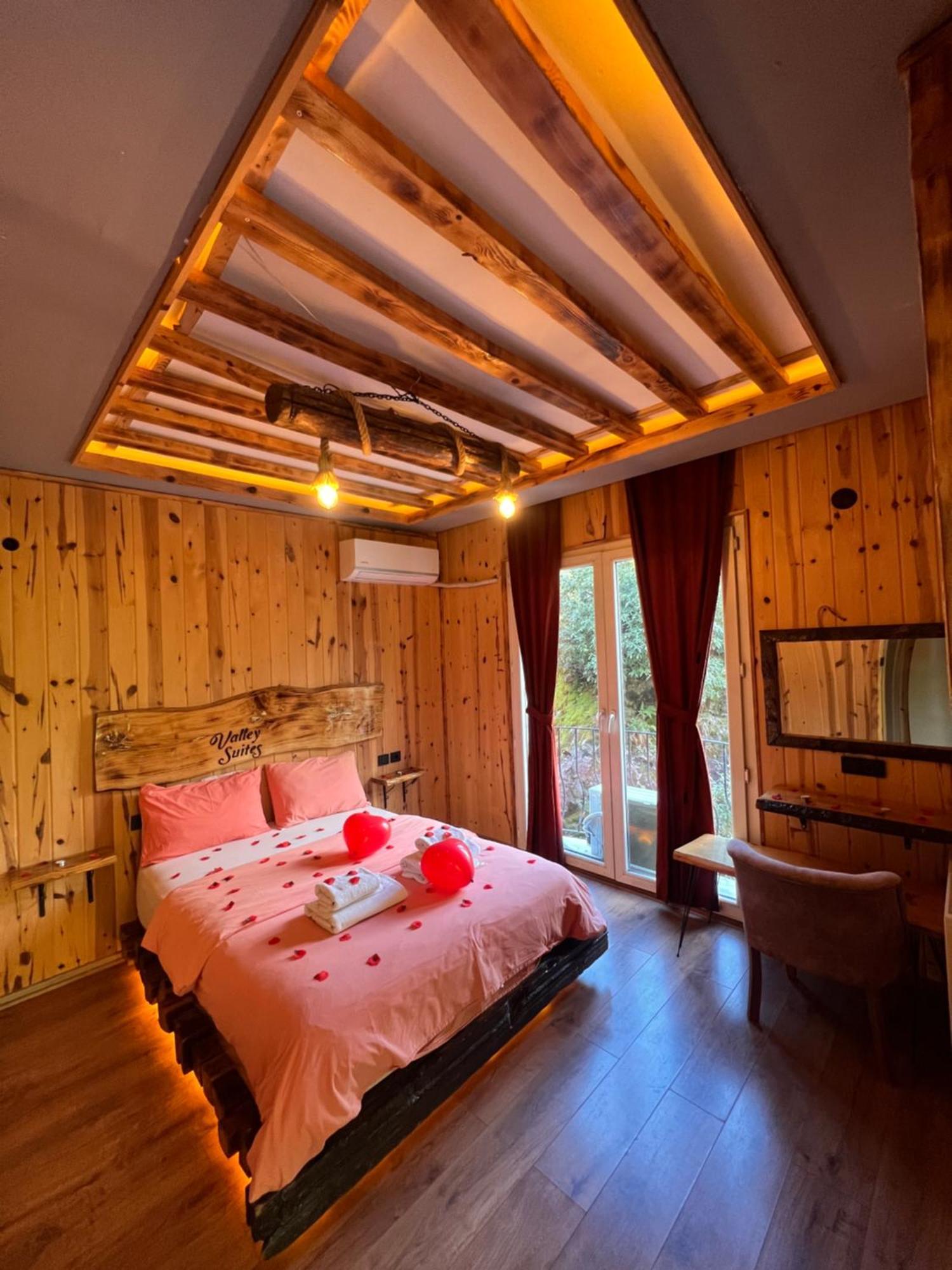 Valley Suit Otel Ριζούντα Εξωτερικό φωτογραφία