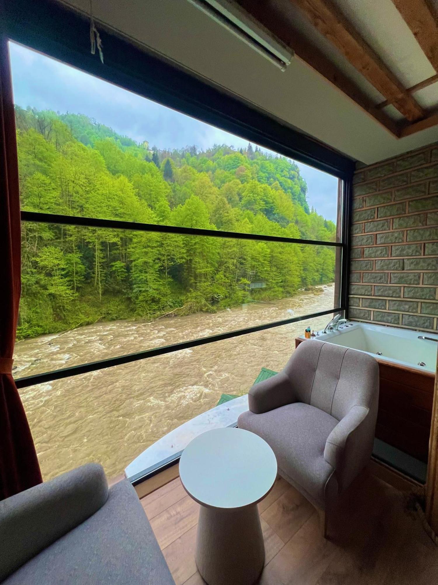 Valley Suit Otel Ριζούντα Εξωτερικό φωτογραφία