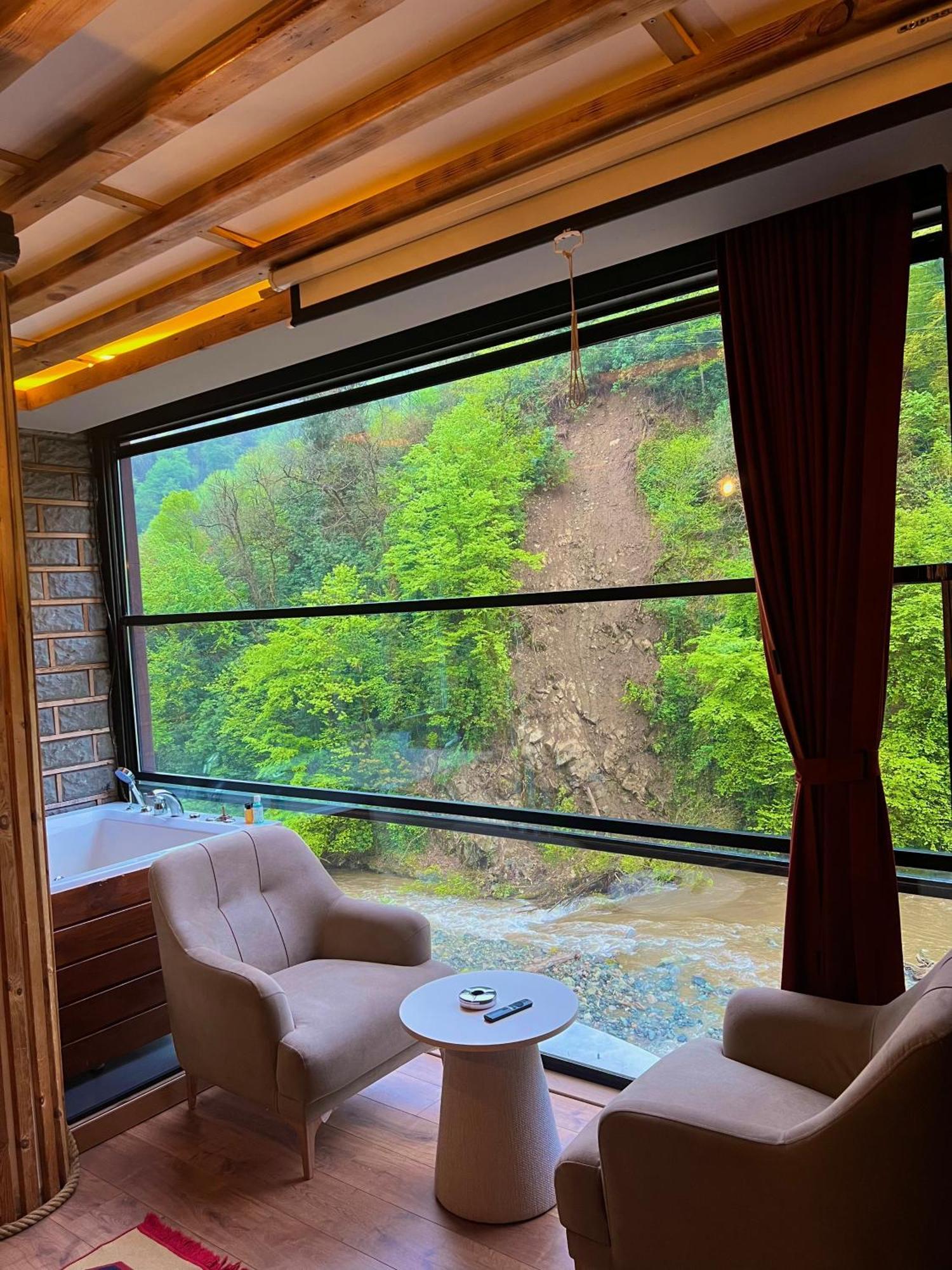 Valley Suit Otel Ριζούντα Εξωτερικό φωτογραφία